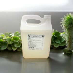 5-liter bottle of Bleach all-purpose household cleaner, featuring a sturdy handle and secure screw cap for easy pouring and storage. The large, translucent container displays the brand’s logo and product details on the front label, designed for effective cleaning of multiple surfaces around the home. Ideal for tackling grease, grime, and everyday dirt in kitchens, bathrooms, and floors.