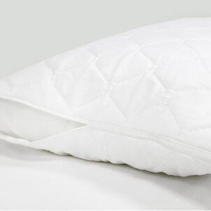Soft, water-resistant pillow protector designed to shield against moisture, allergens, and dust mites.