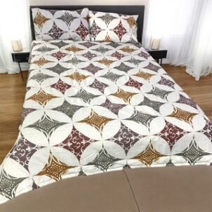 Luxury Microfiber Comforter – Ultra-Soft & Stylish in Vibrant Prints and Colors Elevate your bedroom with the perfect blend of comfort and style. This luxury microfiber comforter is designed with ultra-soft, breathable microfiber that feels light yet cozy—ideal for year-round use. The premium down-alternative fill adds plush warmth without the bulk, ensuring a restful sleep every night. Available in a stunning variety of prints and colors—from modern geometric patterns to classic solids and trending tones—there’s a design to match every decor style. The fade-resistant fabric ensures your comforter stays vibrant wash after wash.