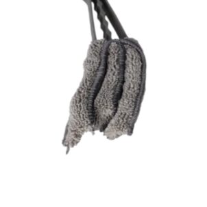 Separate blind channels are placed between the microfiber strips. Once in the middle, tighten the shutter cleaner handle so that the microfiber ends hold the shutter in place. Hold the shutter securely and draw the shutter cleaner along the shutter rail to remove dust. Easily replaceable headers. Colour: Grey Material: Microfiber head & Plastic handle Size: 20.5x4x2cm