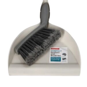 2pcs Silicone dustpan set for sweeping small messes, lightweight and functional with hanging hook for easy storage; ideal for collecting rubble and dust. Colour: Light Grey Material: Rubber & Plastic Dimensions: 1x Dustpan 28.5cmx17.8cmx3cm 1x Bruch 22.5cmx2.1cmx12.5cm