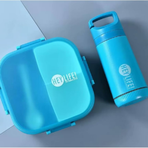 3-compartment lunchbox set with a 900ml water bottle, perfect for meals on the go.